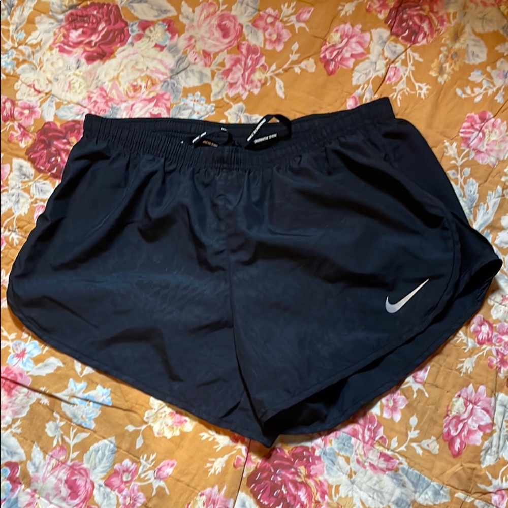 Nike Black Athletic Shorts with Moisture-Wicking Fabric